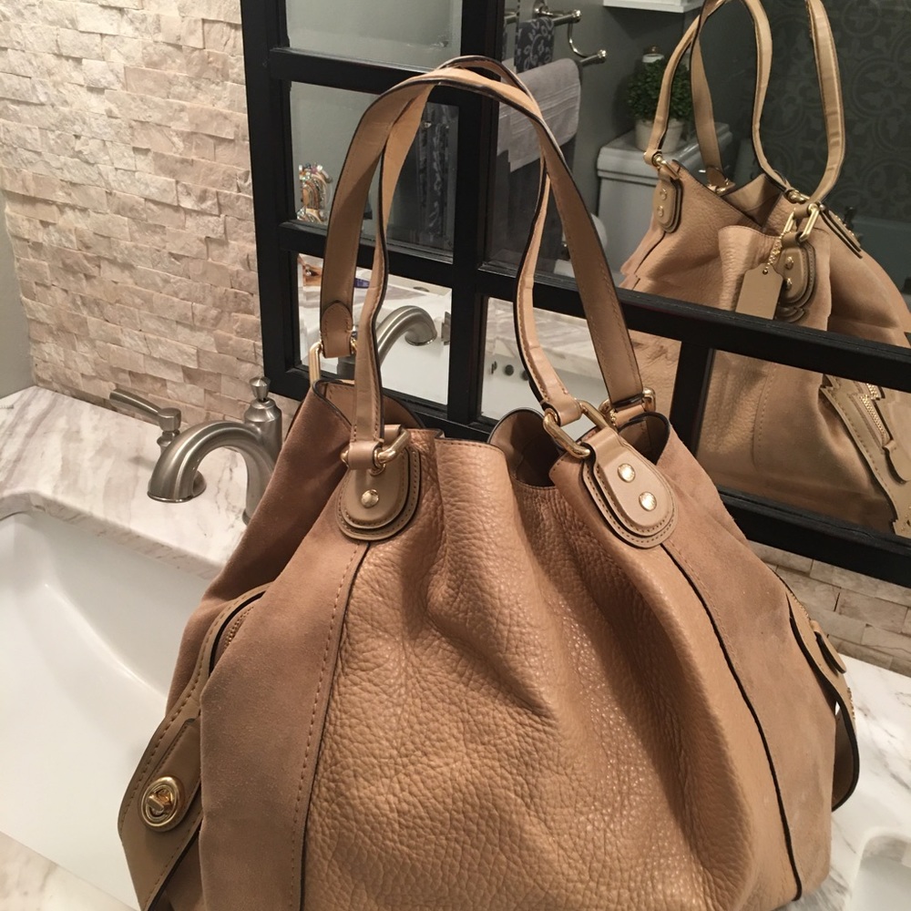 Coach Edie 42 mixed leather